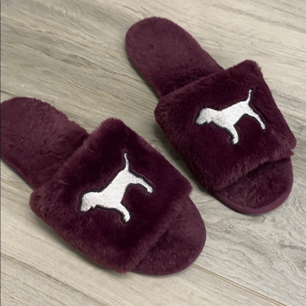 PINK VS logo slippers Size L